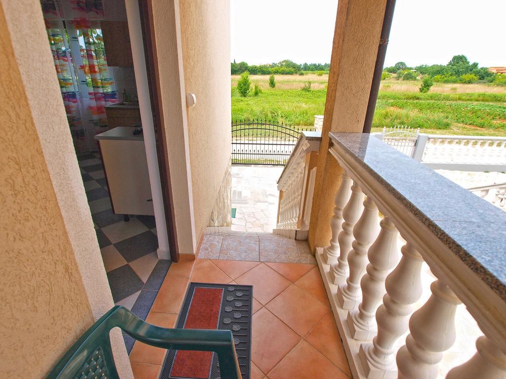 Apartments Durda 1390 Штинян Екстер'єр фото