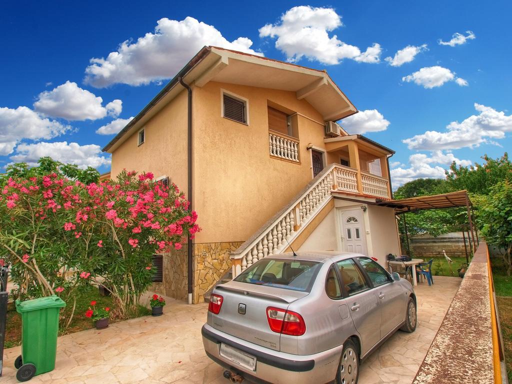 Apartments Durda 1390 Штинян Екстер'єр фото