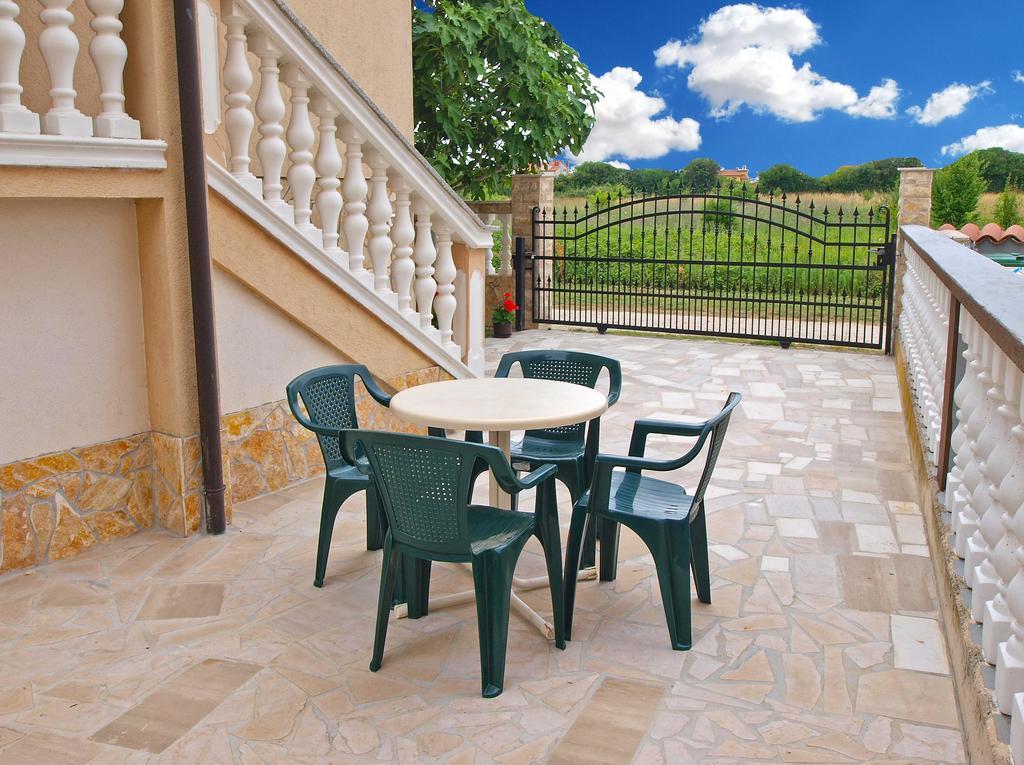 Apartments Durda 1390 Штинян Екстер'єр фото